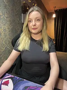 Snapshot of Lina_ly chatting on November 2025 09:03:02 PM Lina ly online show from November 2025 09:03:02 PM