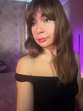 Mary Kiitty online show from December 2025 12:14:02 PM