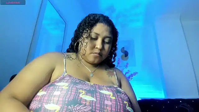 Snapshot of Ayliinn_ chatting on April 2026 12:48:01 AM Ayliinn online show from April 2026 12:48:01 AM