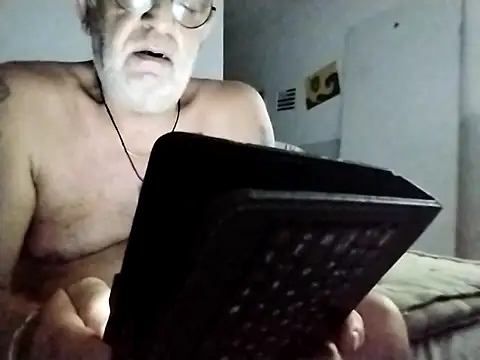 coolbrady17 online show from March 2025 09:58:01 PM