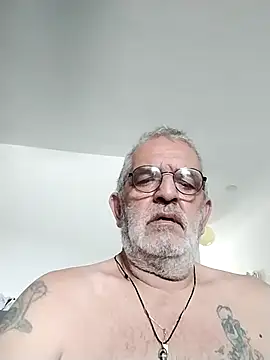 coolbrady17 online show from September 2025 04:45:01 AM