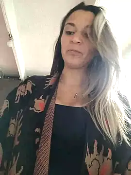 Snapshot of Isabella_Varella chatting on March 2025 01:51:01 PM Isabella Varella online show from March 2025 01:51:01 PM