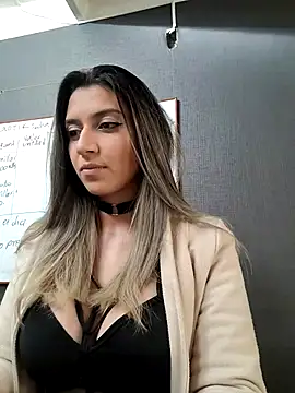 Snapshot of Isabella_Varella chatting on March 2025 03:14:02 PM Isabella Varella online show from March 2025 03:14:02 PM