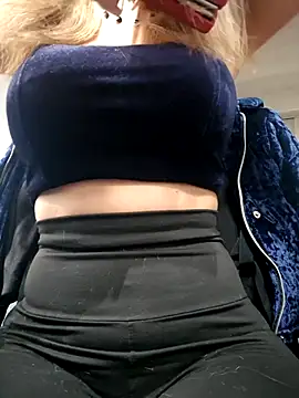 Snapshot of Isabella_Varella chatting on September 2025 12:19:01 PM Isabella Varella online show from September 2025 12:19:01 PM