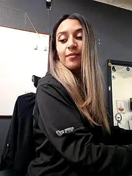 Snapshot of Isabella_Varella chatting on October 2025 02:29:02 PM Isabella Varella online show from October 2025 02:29:02 PM