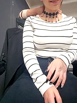 Snapshot of Isabella_Varella chatting on October 2025 01:00:01 PM Isabella Varella online show from October 2025 01:00:01 PM