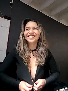 Snapshot of Isabella_Varella chatting on October 2025 01:04:02 PM Isabella Varella online show from October 2025 01:04:02 PM