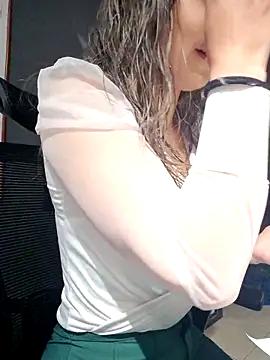 Snapshot of Isabella_Varella chatting on October 2025 12:29:01 PM Isabella Varella online show from October 2025 12:29:01 PM