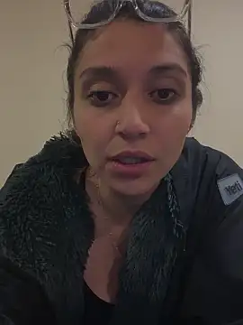 Isabella Varella online show from March 2026 12:30:02 PM