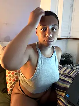 Snapshot of Melia_Rayne chatting on October 2025 11:36:01 PM Melia Rayne online show from October 2025 11:36:01 PM