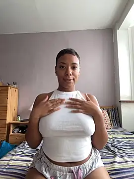 Snapshot of Melia_Rayne chatting on October 2025 11:55:02 AM Melia Rayne online show from October 2025 11:55:02 AM