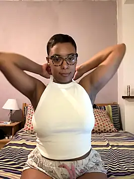 Snapshot of Melia_Rayne chatting on October 2025 07:24:02 PM Melia Rayne online show from October 2025 07:24:02 PM