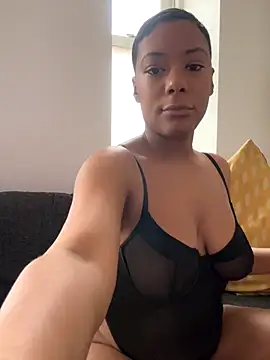 Snapshot of Melia_Rayne chatting on November 2025 11:16:02 AM Melia Rayne online show from November 2025 11:16:02 AM