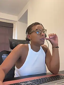 Melia Rayne online show from June 2026 10:20:01 AM