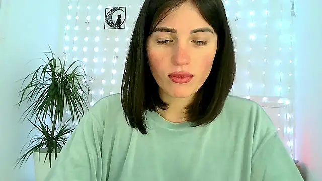 neferutt online show from November 2025 04:07:02 PM