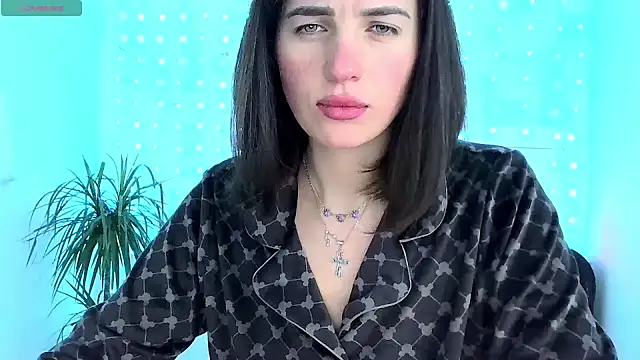 neferutt online show from November 2025 02:31:02 PM