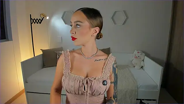 ValentinaMilann online show from February 2026 11:22:01 PM