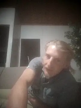 Snapshot of BlateRepulse chatting on September 2025 07:17:01 PM BlateRepulse online show from September 2025 07:17:01 PM