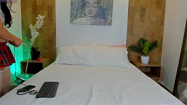 isabella winkler online show from December 2025 03:54:01 PM