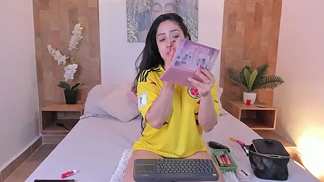 isabella winkler online show from June 2026 10:50:02 AM
