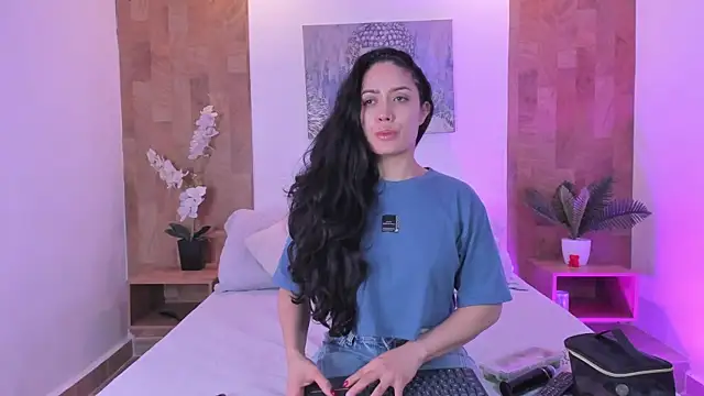 isabella winkler online show from June 2026 11:02:01 AM