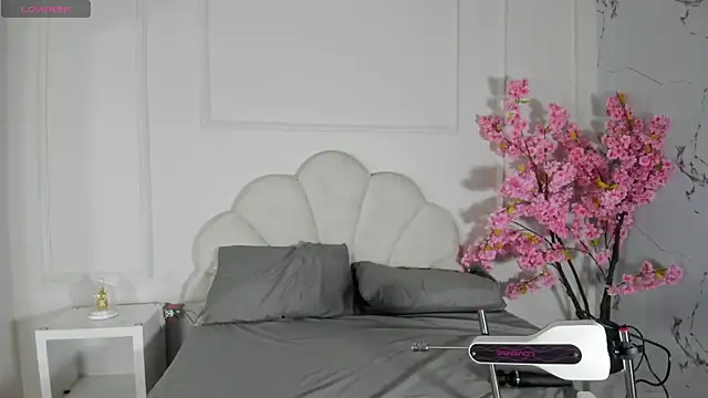 Snapshot of Candaceoweens chatting on October 2025 03:45:02 AM Candaceoweens online show from October 2025 03:45:02 AM