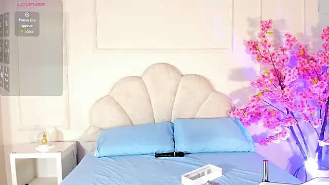 Snapshot of Candaceoweens chatting on October 2025 03:43:02 AM Candaceoweens online show from October 2025 03:43:02 AM