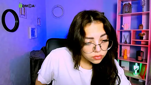 Snapshot of kiki_swan chatting on March 2025 06:53:01 AM kiki swan online show from March 2025 06:53:01 AM