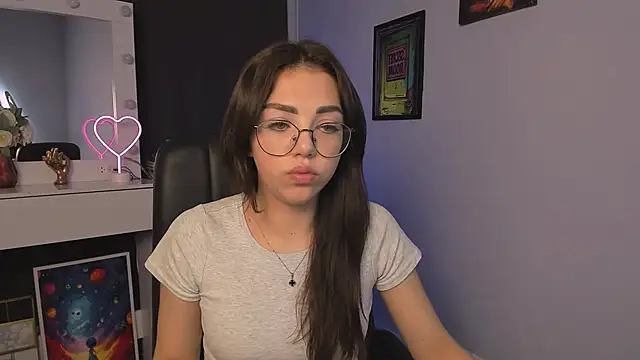 Snapshot of kiki_swan chatting on March 2025 05:17:02 PM kiki swan online show from March 2025 05:17:02 PM