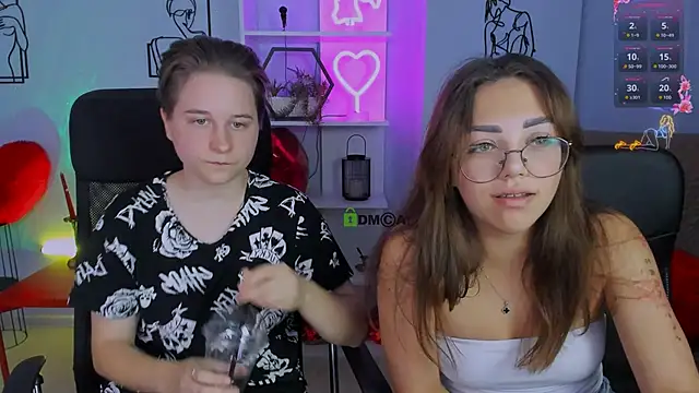 Snapshot of kiki_swan chatting on September 2025 07:53:01 AM kiki swan online show from September 2025 07:53:01 AM