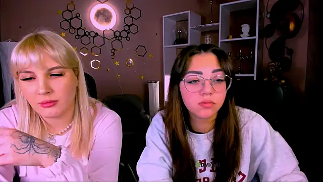 kiki swan online show from February 2026 07:02:01 AM