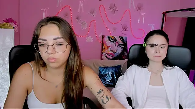 Snapshot of kiki_swan chatting on July 2026 09:33:02 AM kiki swan online show from July 2026 09:33:02 AM