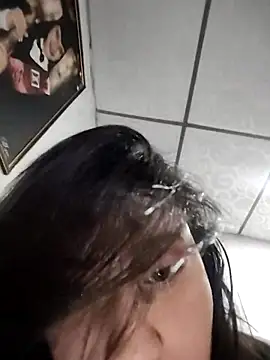 Snapshot of mialorents chatting on October 2025 07:23:02 PM mialorents online show from October 2025 07:23:02 PM