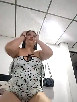 Snapshot of mialorents chatting on October 2025 11:02:01 PM mialorents online show from October 2025 11:02:01 PM