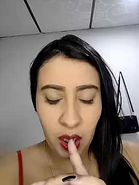 Snapshot of mialorents chatting on October 2025 07:48:02 PM mialorents online show from October 2025 07:48:02 PM