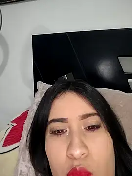 Snapshot of mialorents chatting on October 2025 08:44:01 PM mialorents online show from October 2025 08:44:01 PM