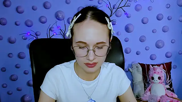 Snapshot of mona_cloud chatting on May 2026 07:53:02 PM mona cloud online show from May 2026 07:53:02 PM