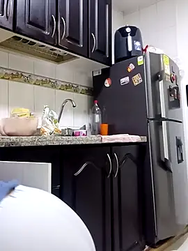 victoria wayne online show from September 2025 10:41:01 AM