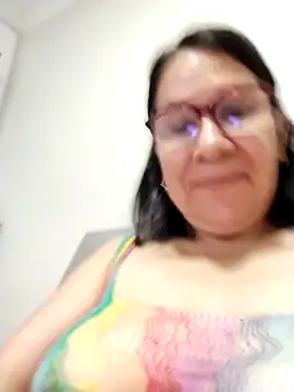 Snapshot of victoria_wayne chatting on May 2026 10:32:02 AM victoria wayne online show from May 2026 10:32:02 AM