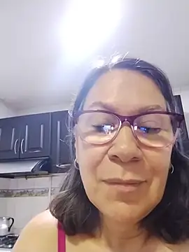Snapshot of victoria_wayne chatting on July 2026 09:17:01 AM victoria wayne online show from July 2026 09:17:01 AM
