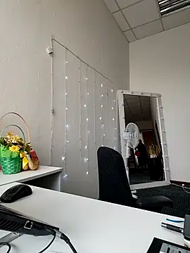 Snapshot of Juicy_PeachLux chatting on October 2025 07:48:01 AM Juicy PeachLux online show from October 2025 07:48:01 AM