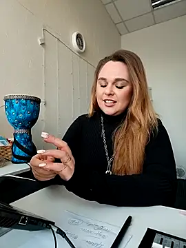 Juicy PeachLux online show from December 2025 06:52:01 AM