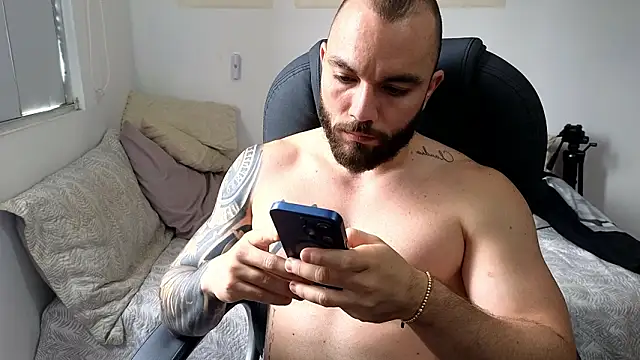 Isaac Carter online show from February 2026 08:01:02 PM