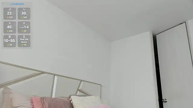 Snapshot of carolina_t chatting on October 2025 08:09:02 PM carolina t online show from October 2025 08:09:02 PM