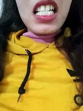 Snapshot of saraaxx1 chatting on December 2025 04:24:01 PM saraaxx1 online show from December 2025 04:24:01 PM