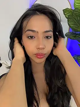  Emily Thompson  online show from August 2026 11:40:01 PM