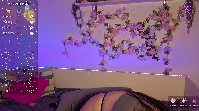 MiraLuccian online show from September 2025 08:14:01 PM