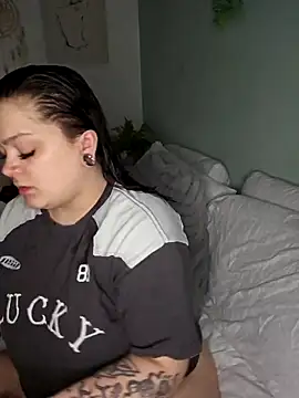 Saucy-Serenity online show from March 2026 08:23:01 PM