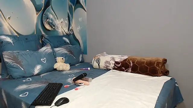 Snapshot of MystiqueTeee chatting on October 2025 06:54:01 PM MystiqueTeee online show from October 2025 06:54:01 PM