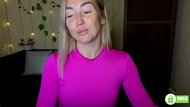 Kiss julli88I online show from September 2025 05:28:01 PM